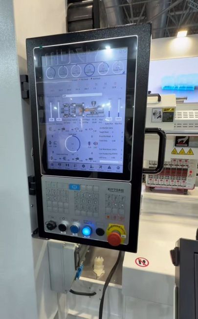 2025德国K展全自动模内贴标打包一体机设备